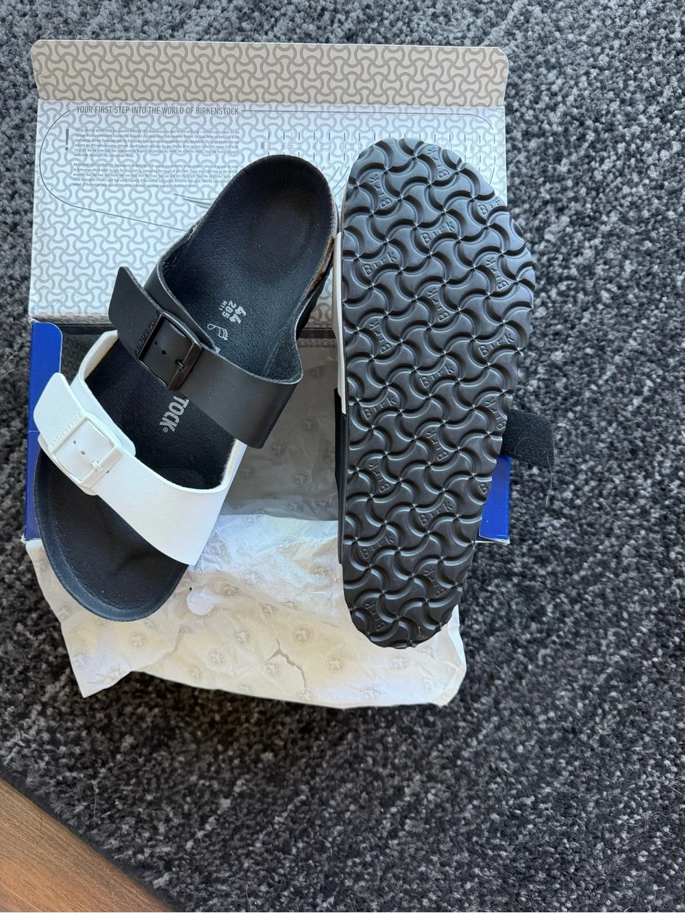 Birkenstock Arizona Split Black & White Box Label